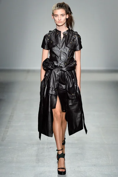 Look 19